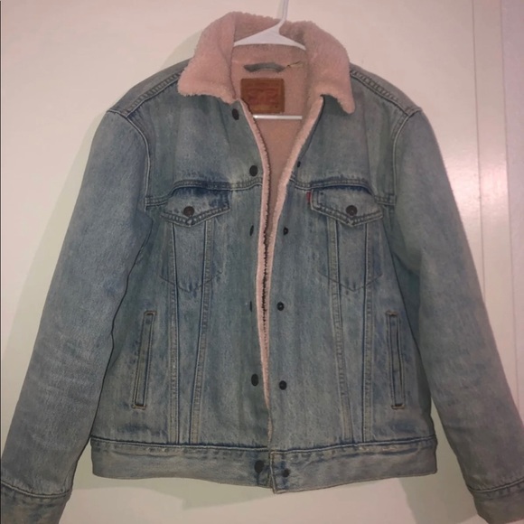 Levi’s Ex boyfriend Pink Sherpa Trucker Jacket - Picture 1 of 7